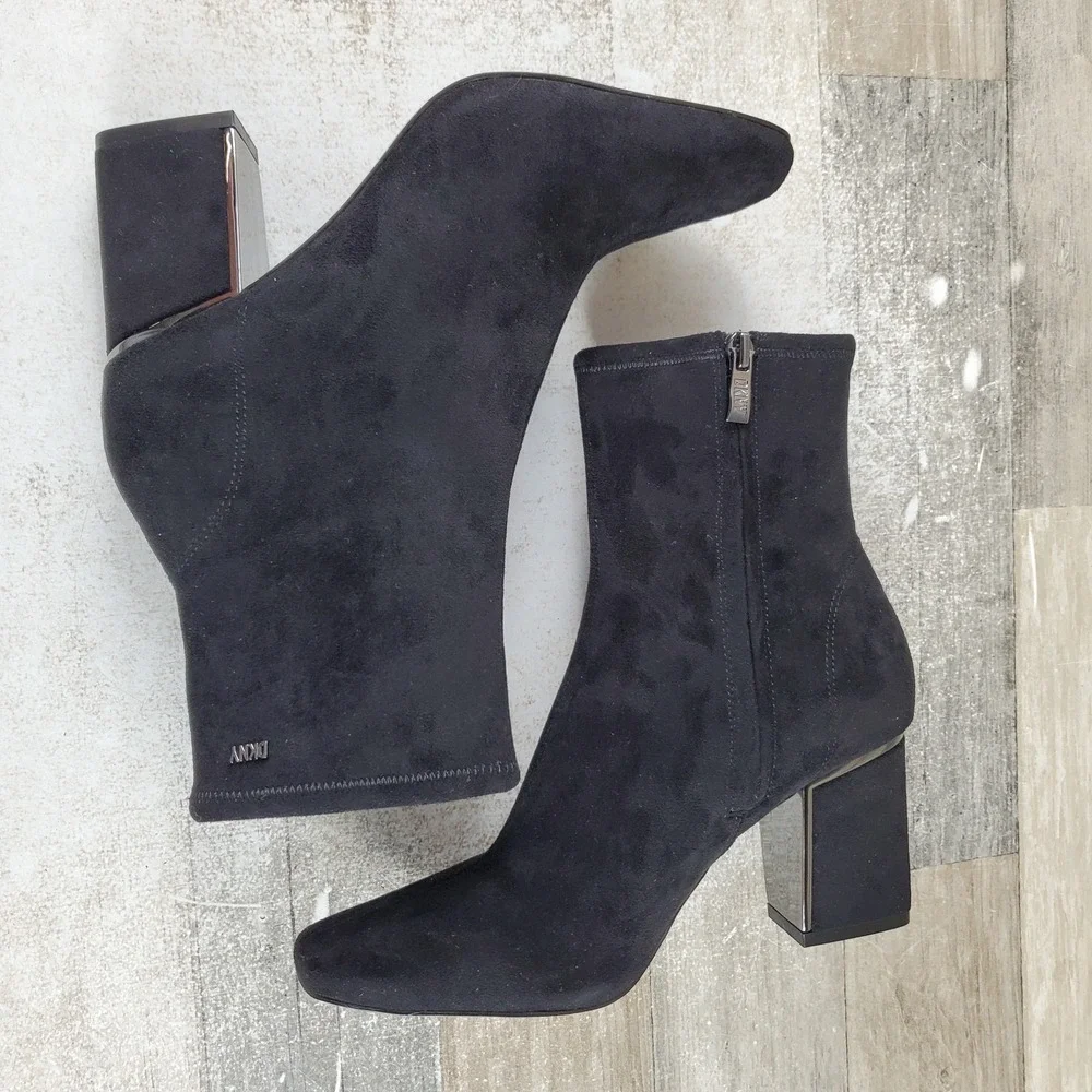 DKNY Cavale Womens Ankle Booties Sz 7 Black Block Heel Round Toe Side Zipper